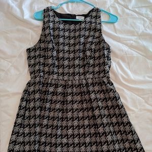 Black and white patterned dress